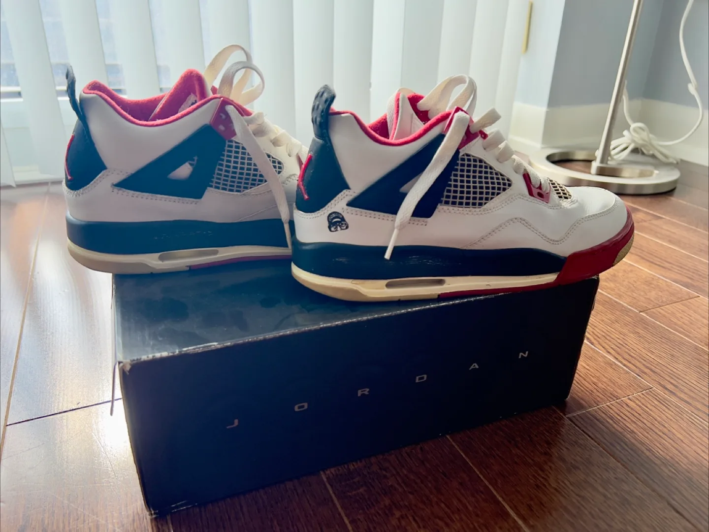 Air Jordan 4 Retro Mars Blackmon (GS) Size 6.5Y or 8 W image indicator(3)