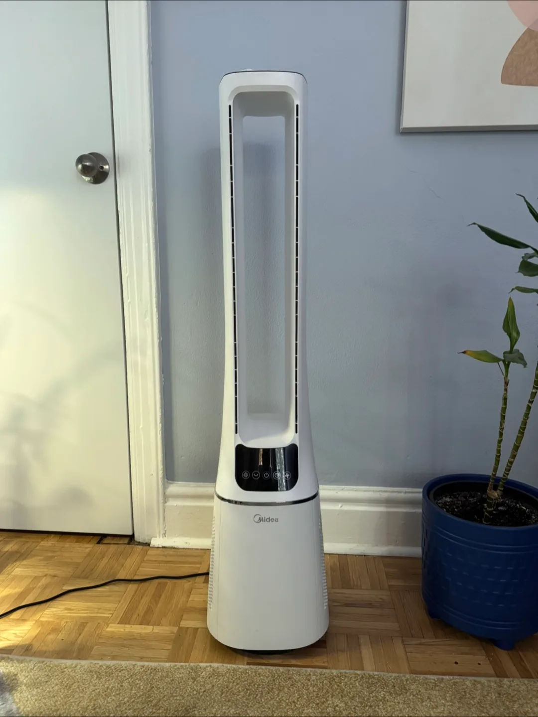 Midea 10-Speed White Portable Tower Fan with 3 Wind Modes thumbnail