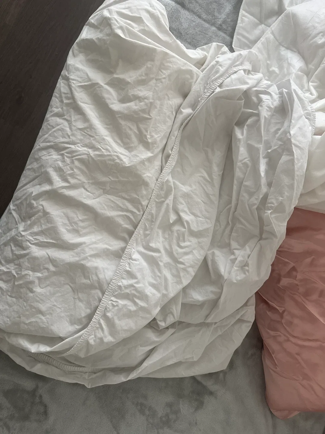 IKEA SÖMNTUTA Queen Sheet - White image indicator(2)