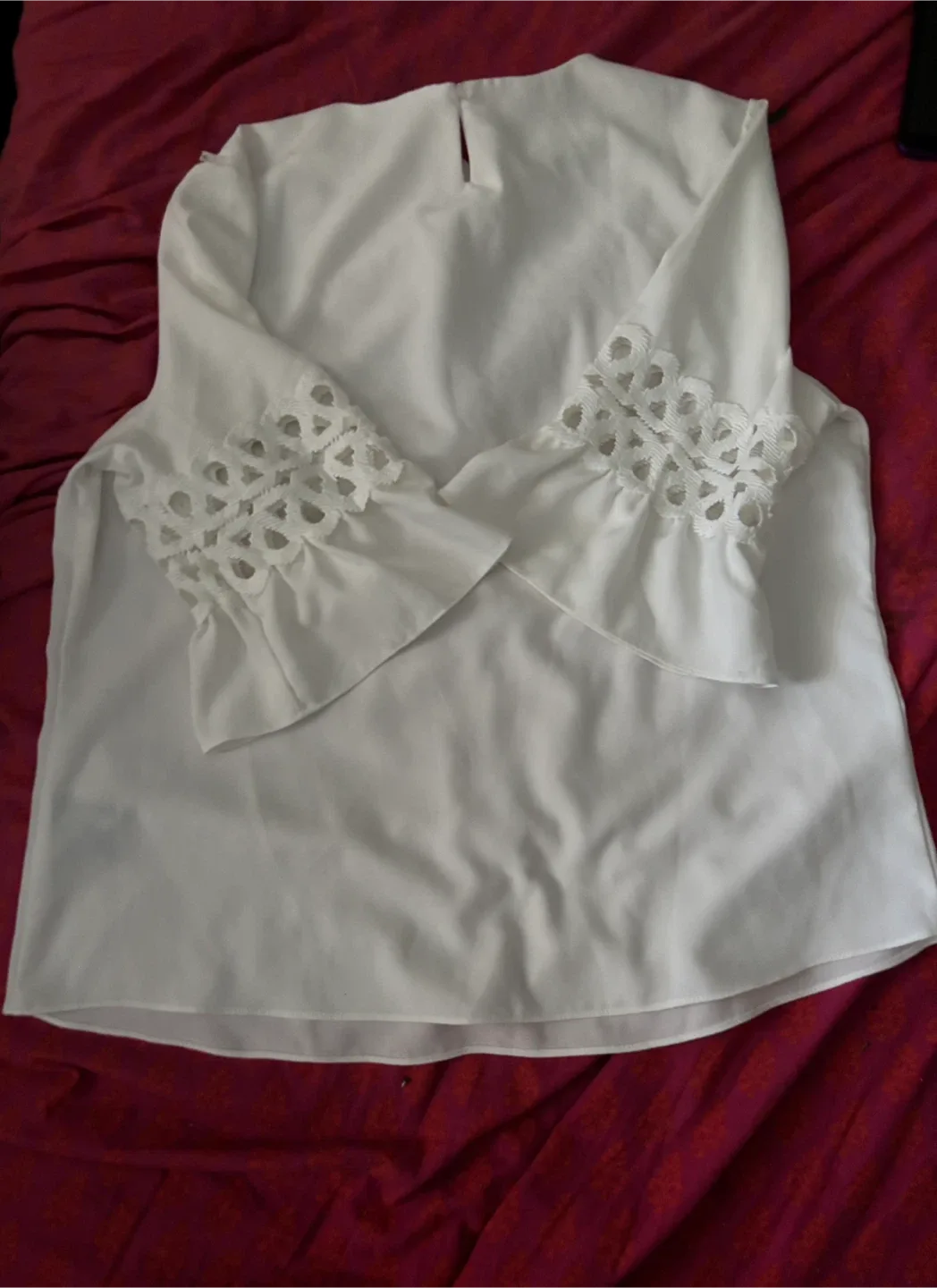 Beautiful Suzy Shier White Blouse - Size L image indicator(2)
