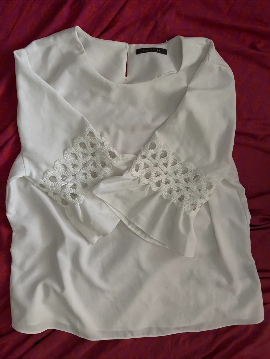 Beautiful Suzy Shier White Blouse - Size L thumbnail