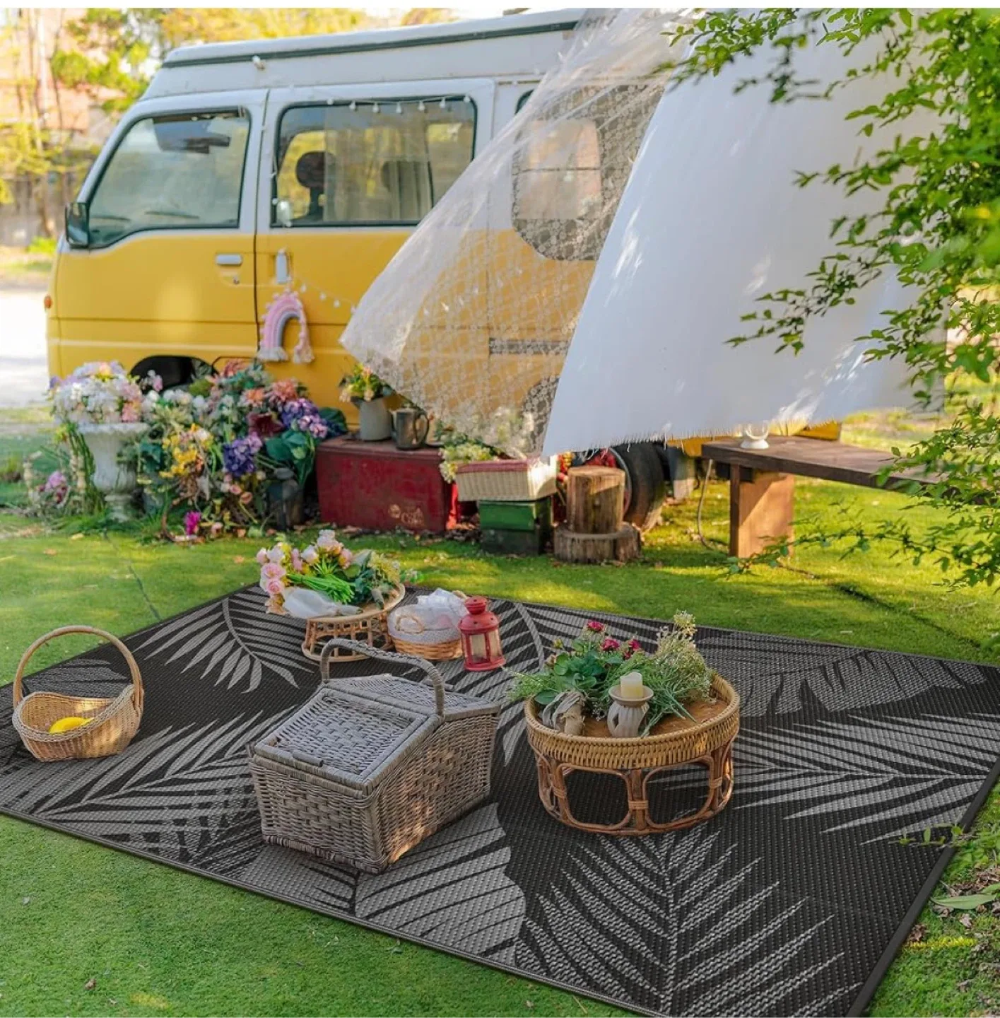 6'x9' Outdoor Rug - Black & Grey Palm Leaf Design image indicator(3)