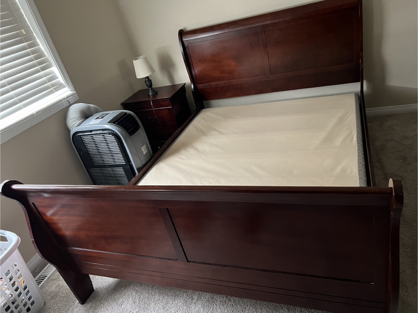 Dark Wood Bedroom Set - Bed, Dresser, Mirror - photo 3
