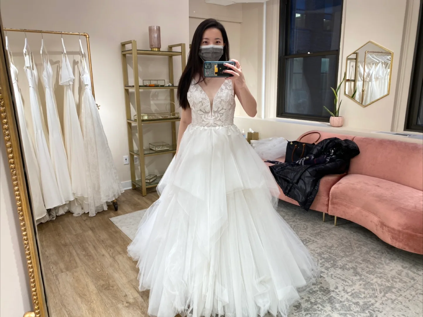 Jenn Yoo wedding dress image indicator(2)