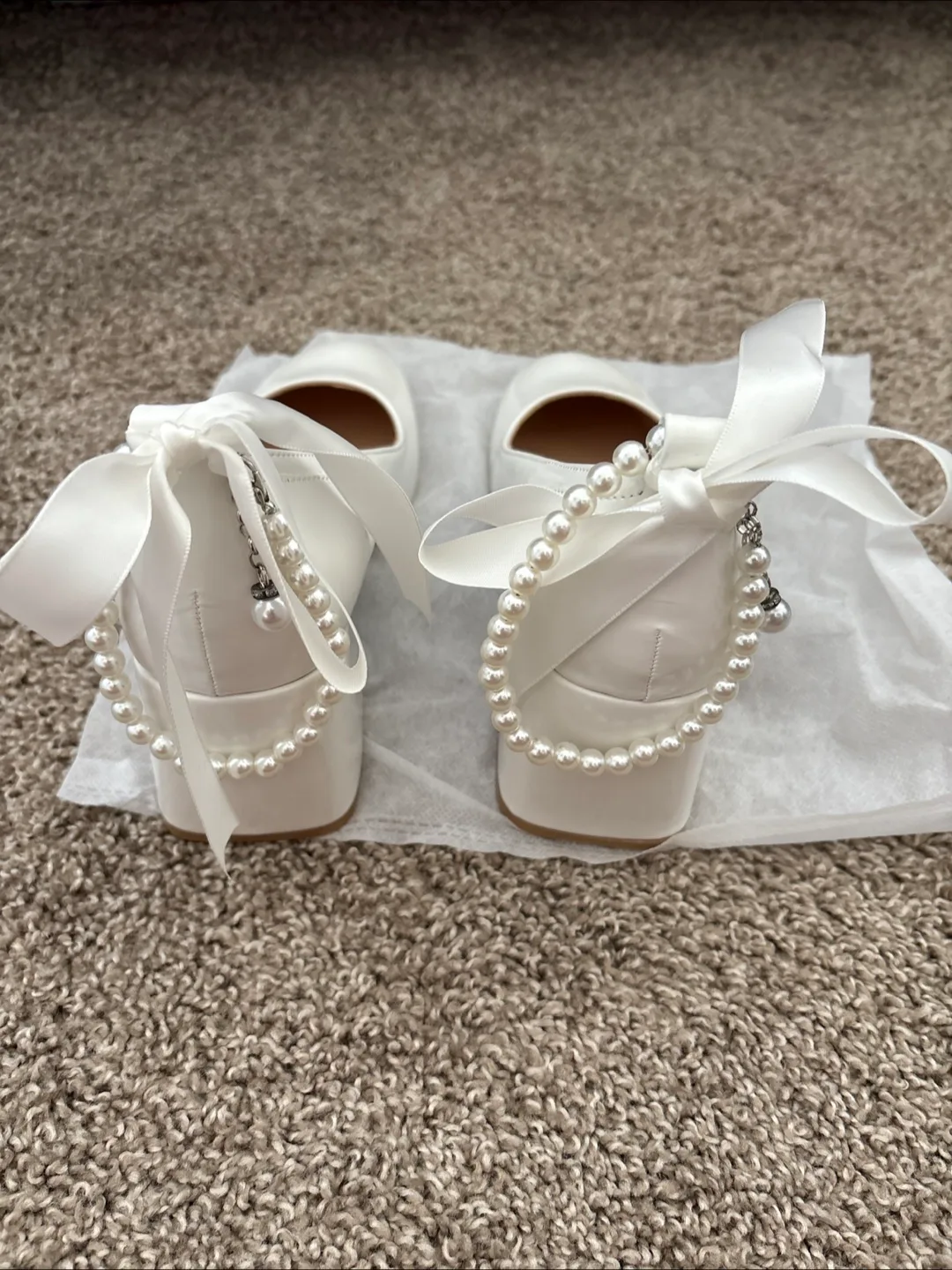 White Heels with Ribbon & Pearl Detail - Size 38 image indicator(2)