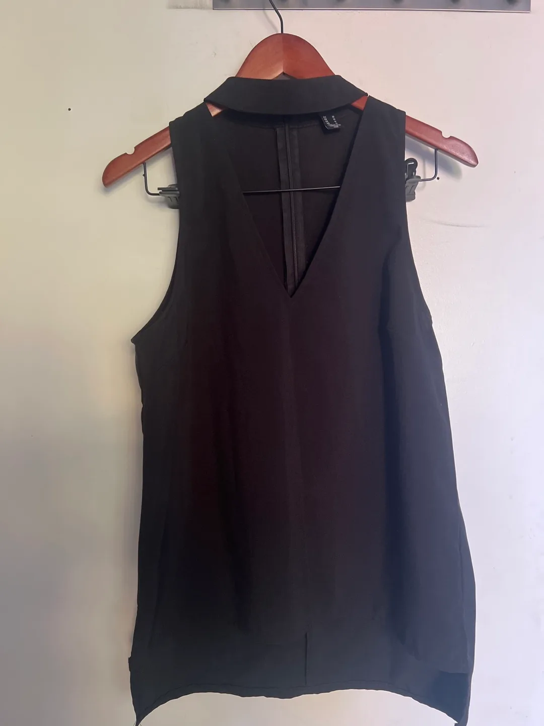 Black Sleeveless Top - Size m thumbnail