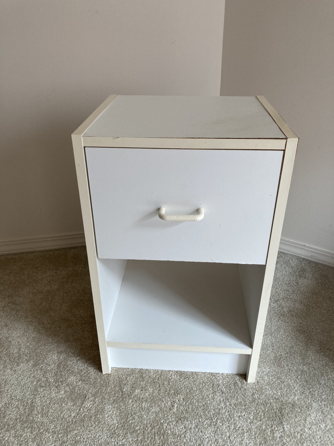 Single drawer nightstand