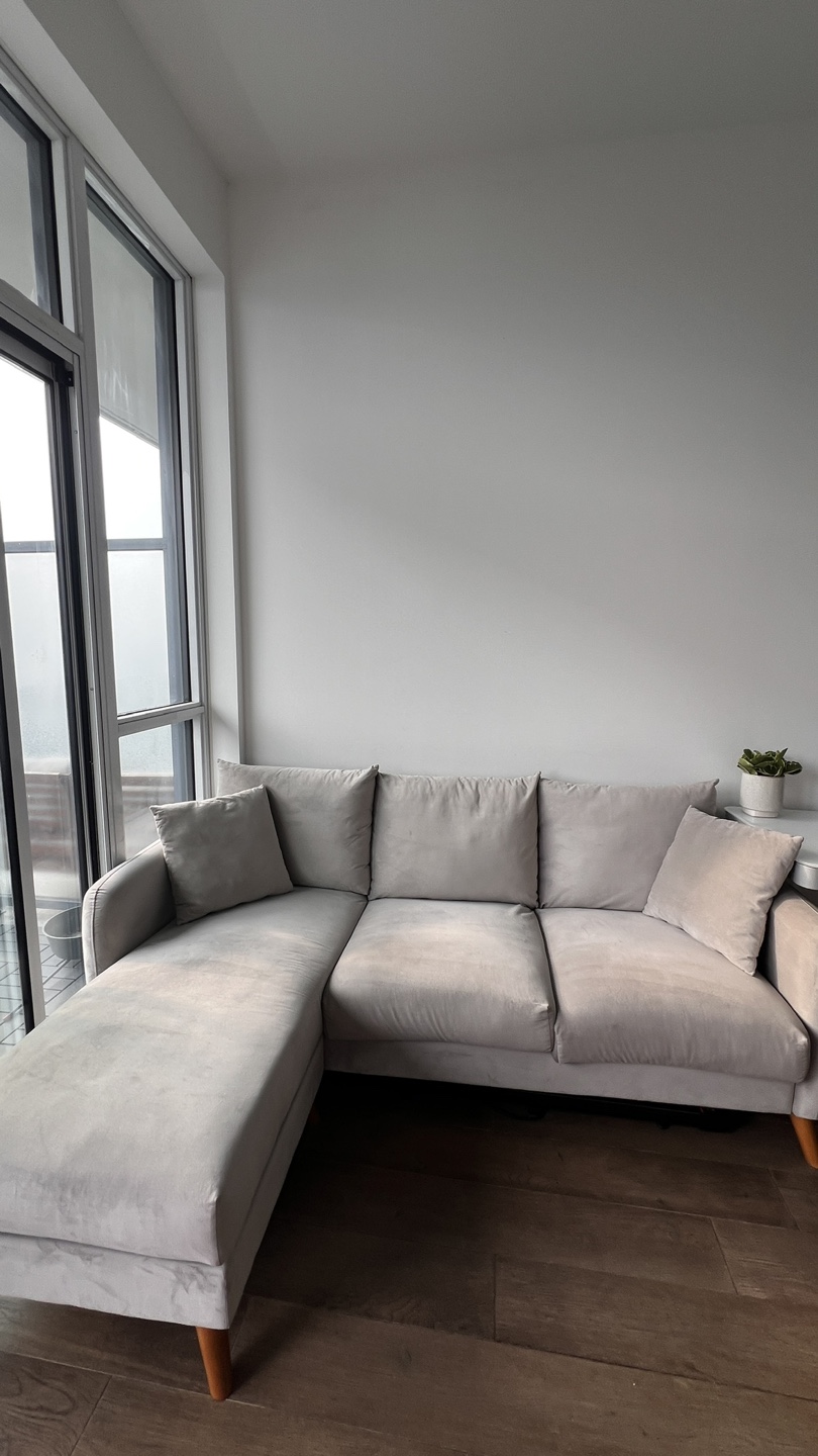 Novogratz Magnolia Sectional Sofa - Grey Velvet - photo 2