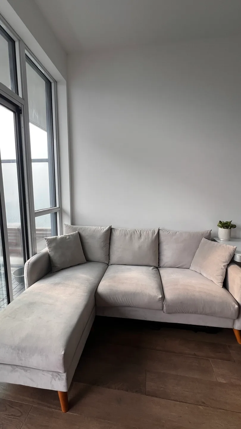 Novogratz Magnolia Sectional Sofa - Grey Velvet image indicator(2)