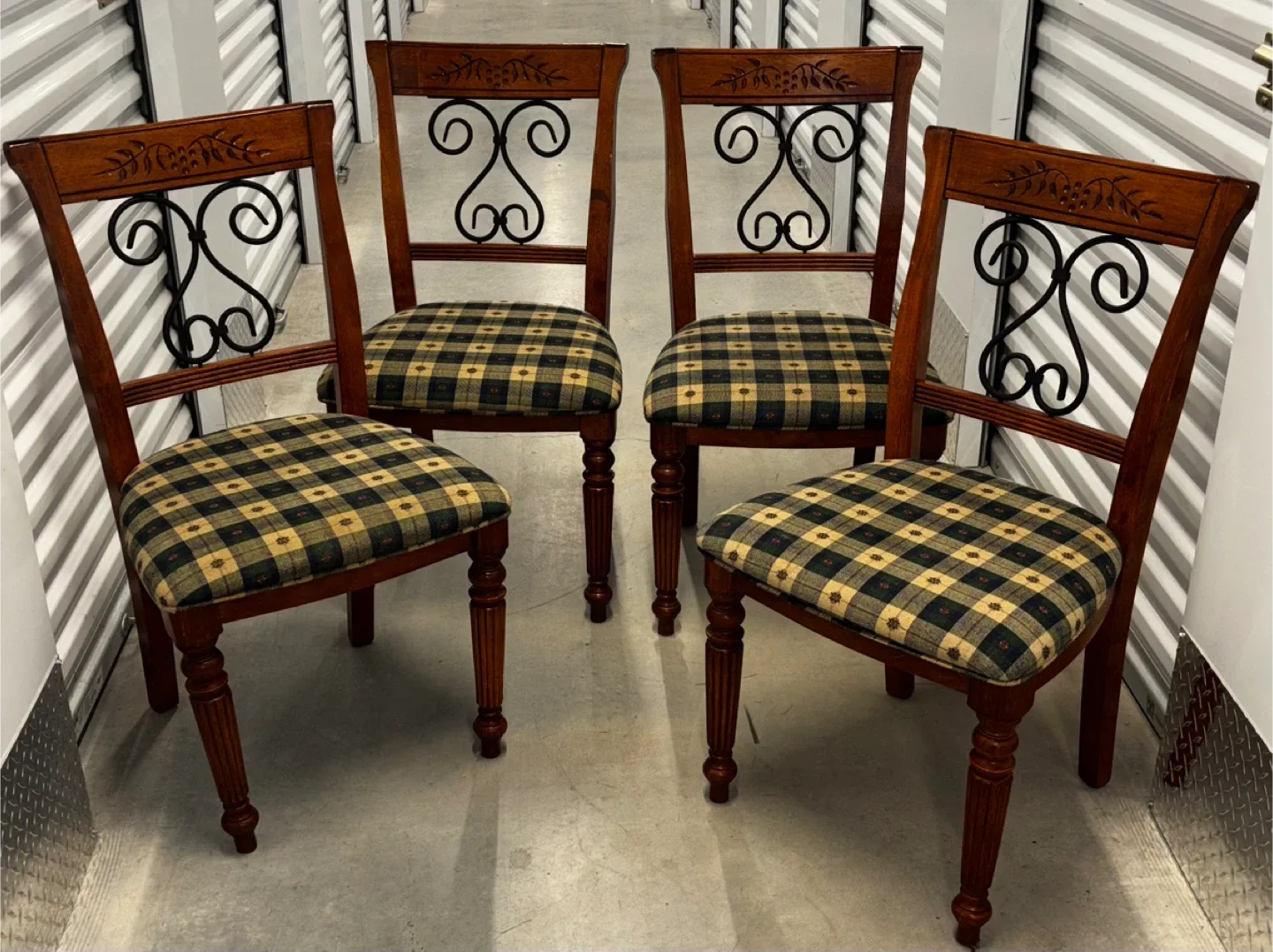 Set of 4 Wooden Dining Chairs thumbnail