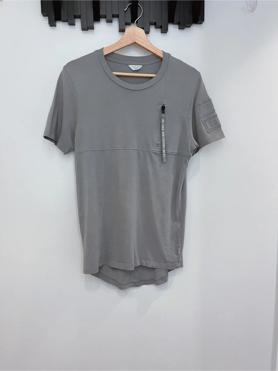 Jack & Jones Men’s T-Shirt like new  - Size S thumbnail