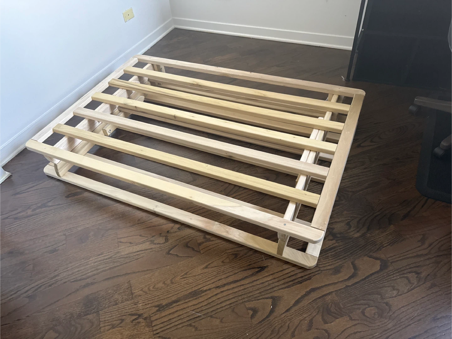 Solid Wood Bed Frame - Queen - photo 3