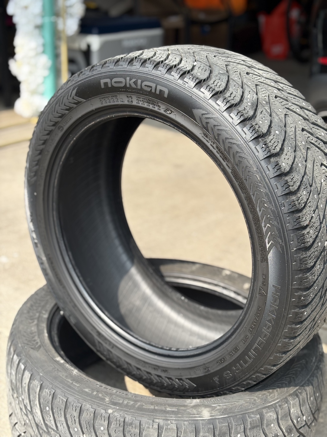 (2) Nokian Hakkapeliitta 8 Studded Winter Tires 235/45R17 - photo 2