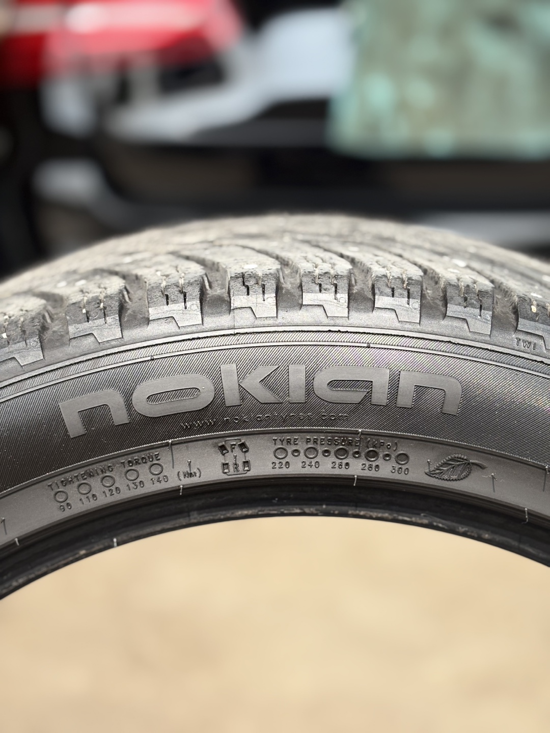 (2) Nokian Hakkapeliitta 8 Studded Winter Tires 235/45R17 - photo 5