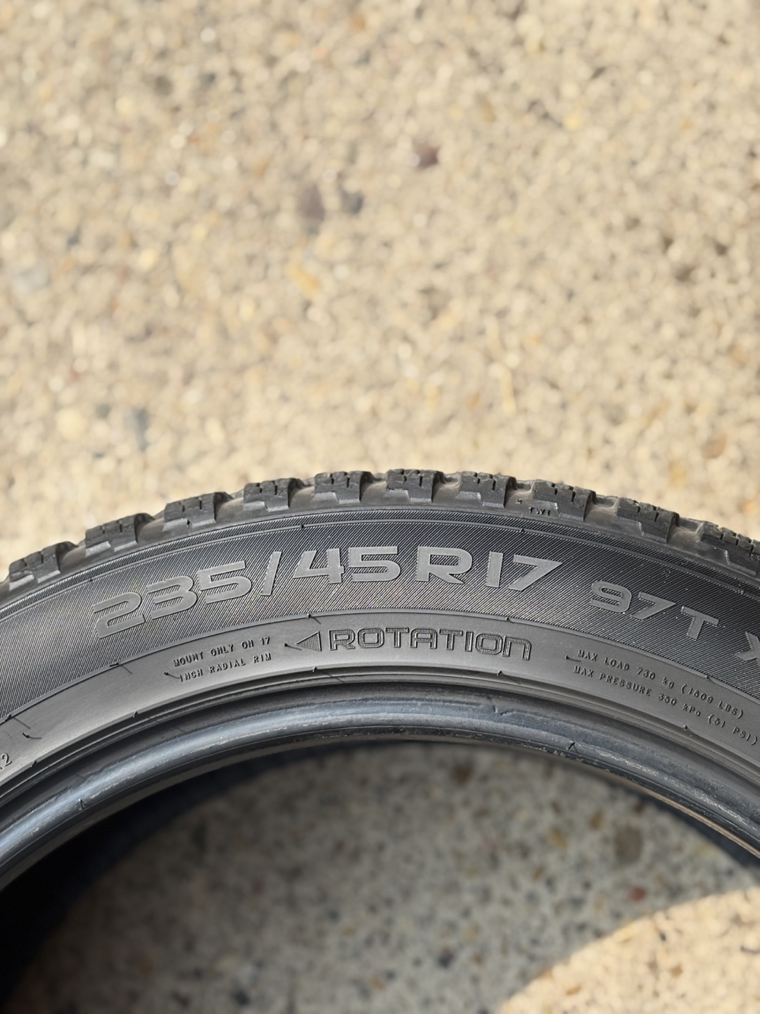 (2) Nokian Hakkapeliitta 8 Studded Winter Tires 235/45R17 - photo 4