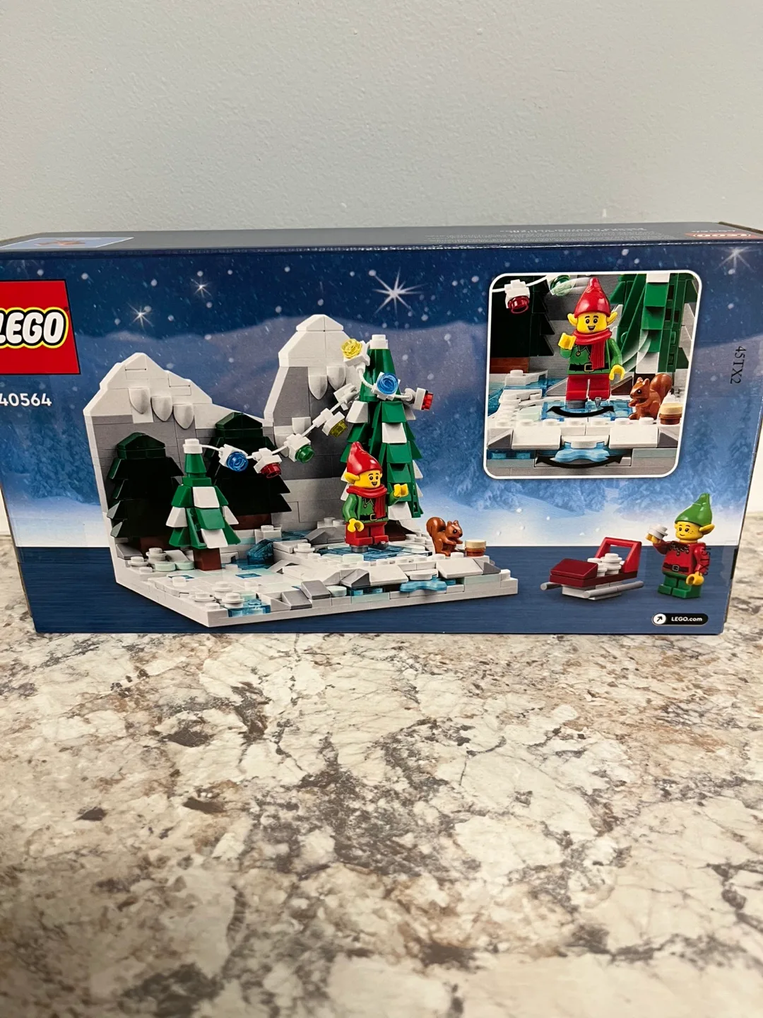 LEGO 40564 Winter Elves Scene image indicator(2)