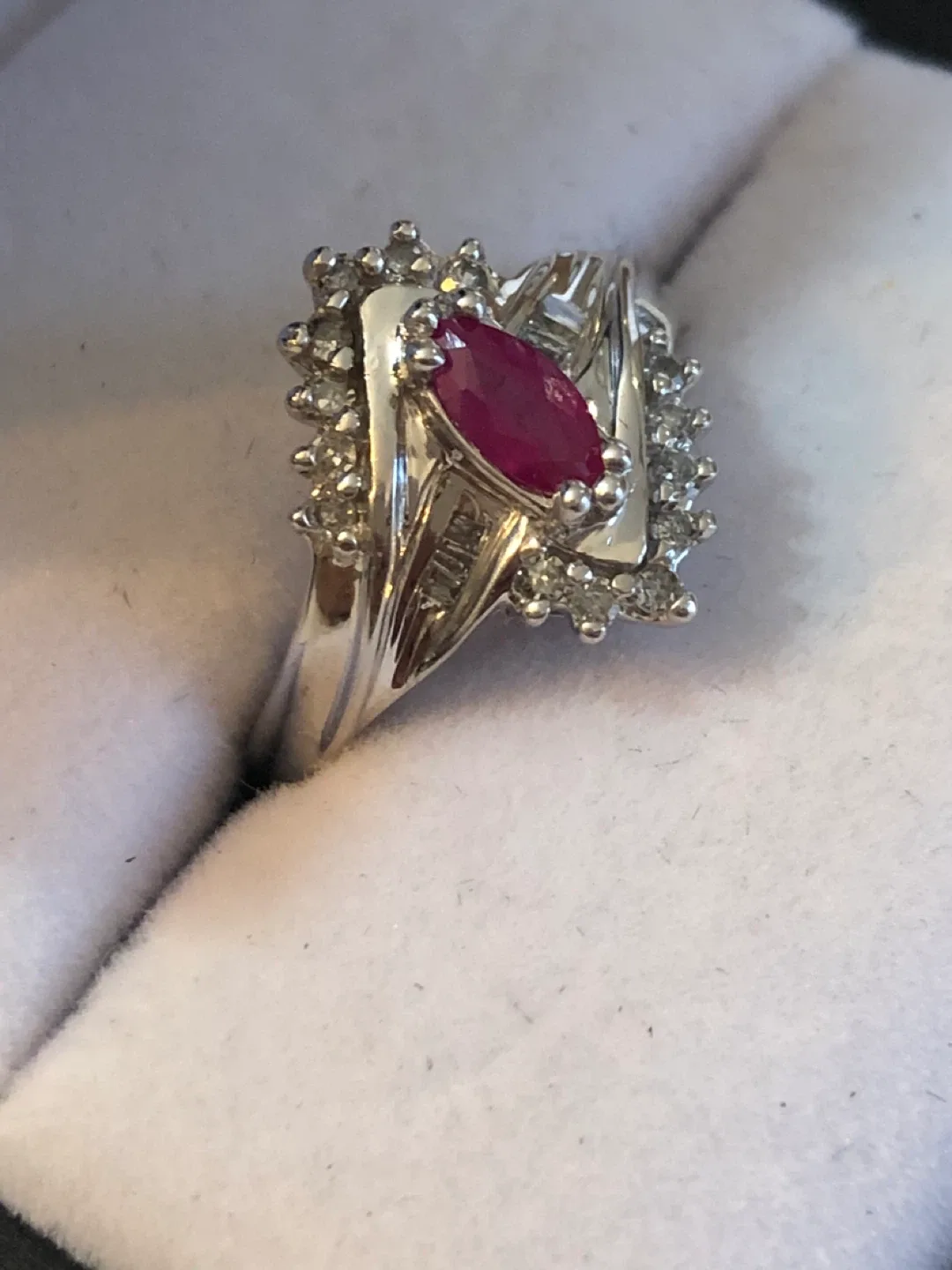 10k w/ gold Ruby and Diamond Ring image indicator(2)