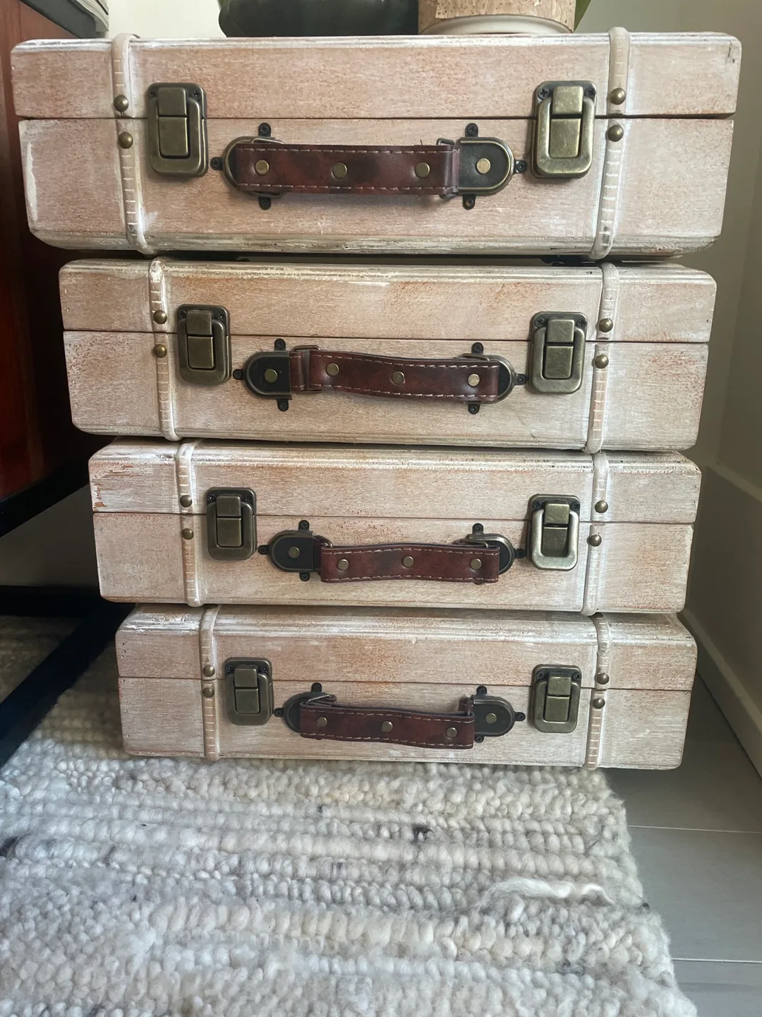 4 Decorative Suitcase Storage Tower thumbnail