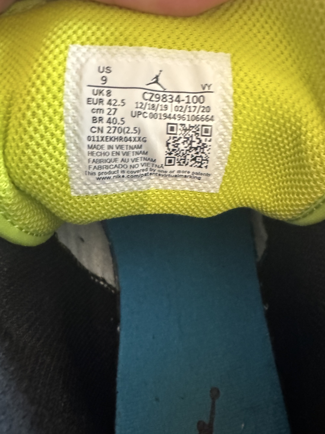 Air Jordan 1 Mid SE Size 9 US - photo 2