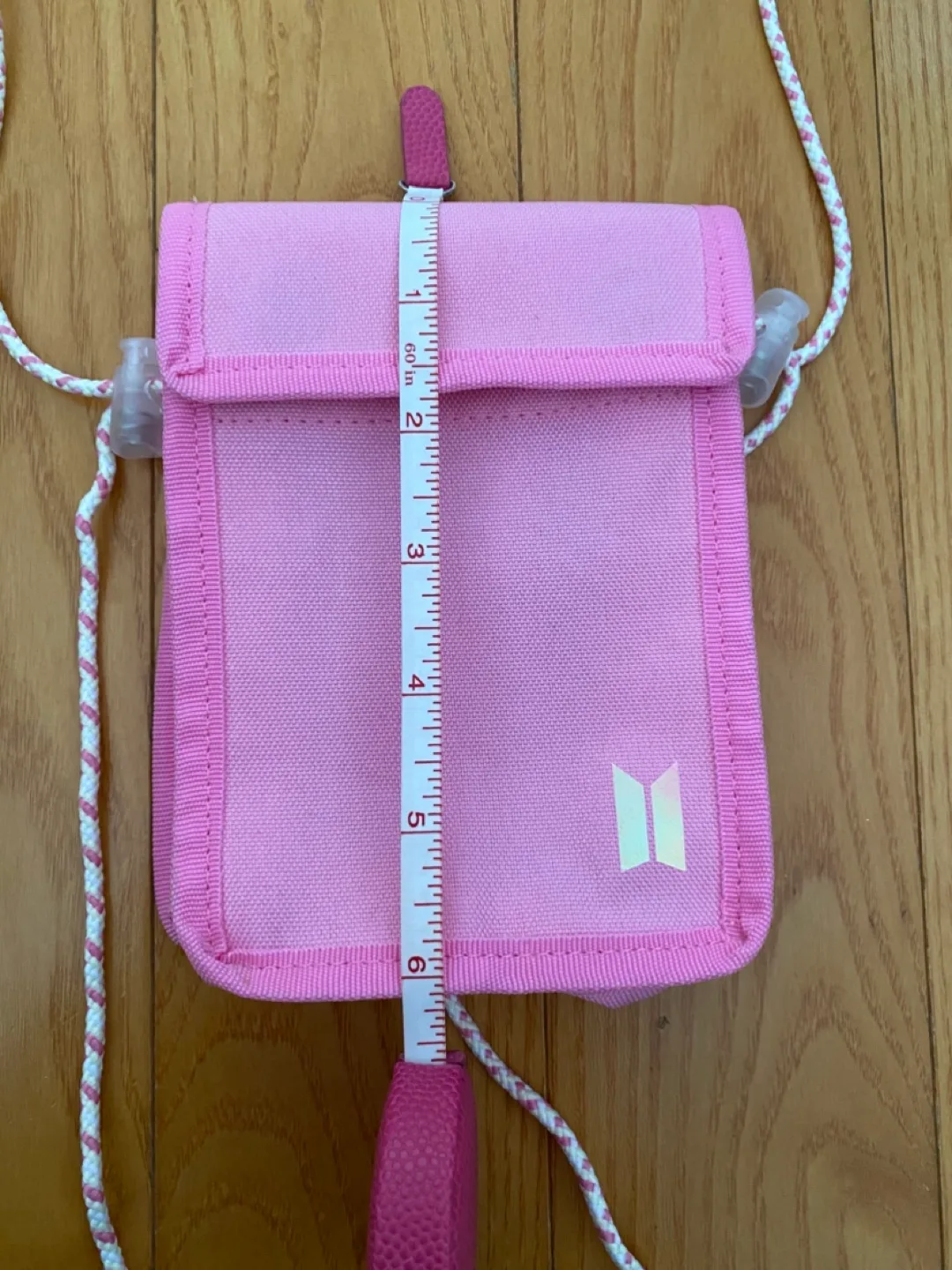 BTS small side bag/pouch and keychain image indicator(5)