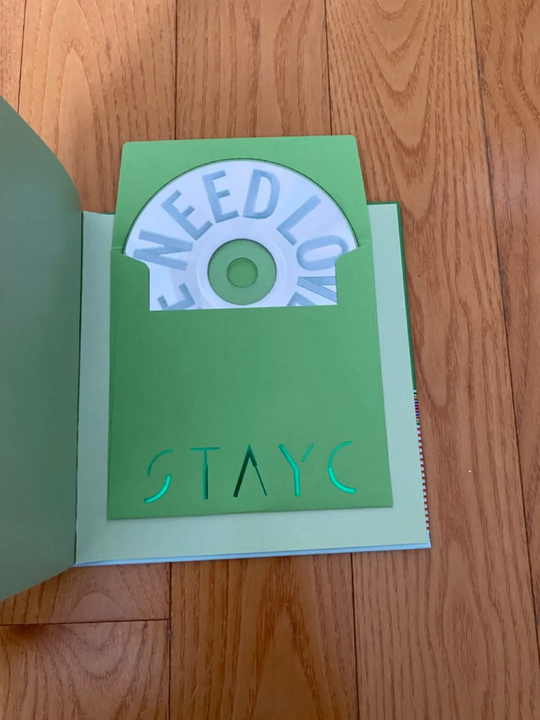 STAYC We Need Love album K-pop image indicator(3)