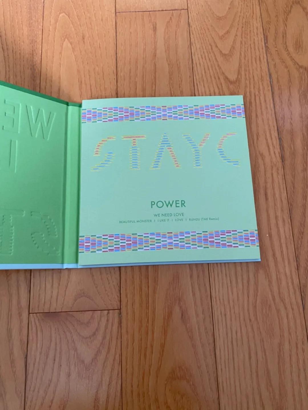 STAYC We Need Love album K-pop image indicator(2)