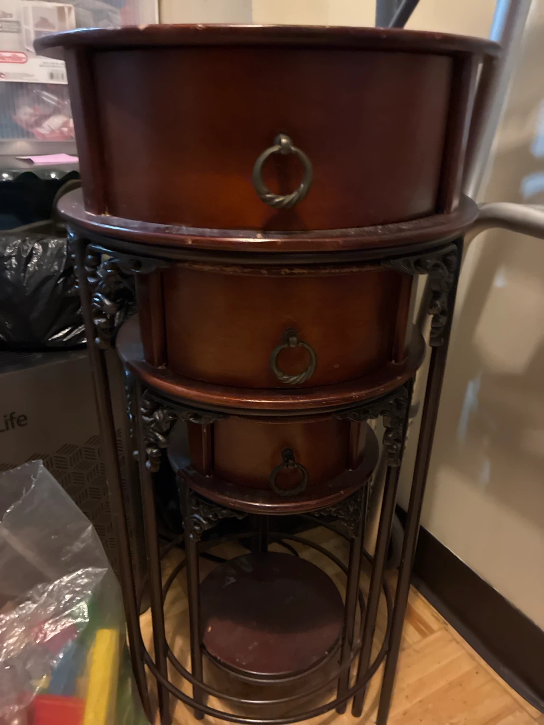 Round Wooden End Table with Drawers 🥕🥕