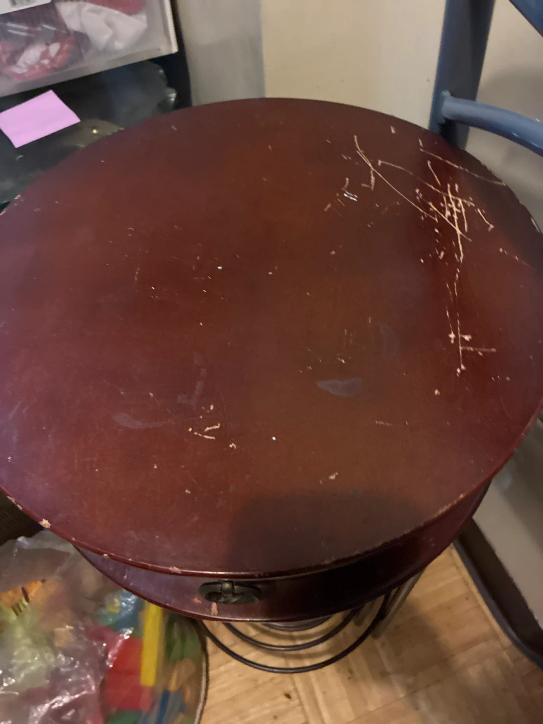 Round Wooden End Table with Drawers 🥕🥕 - photo 2