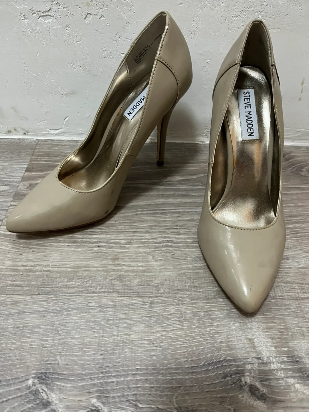Steve Madden Beige Heels thumbnail
