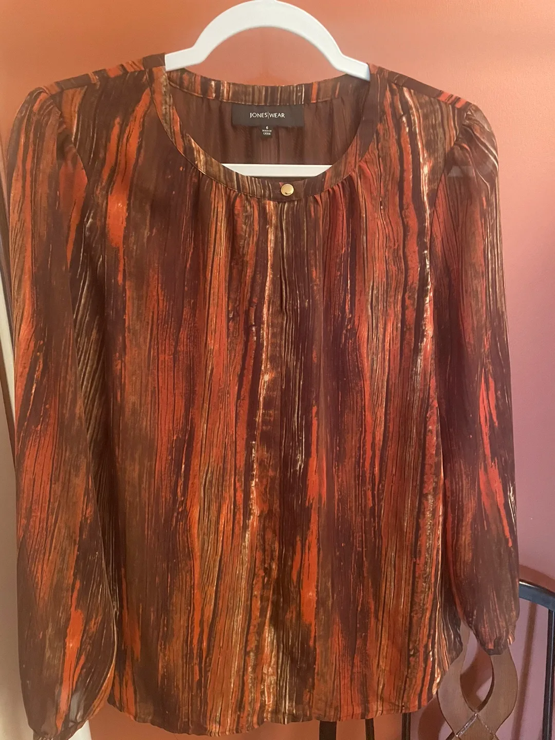 JonesWear Brown Patterned Blouse - Size 6 thumbnail