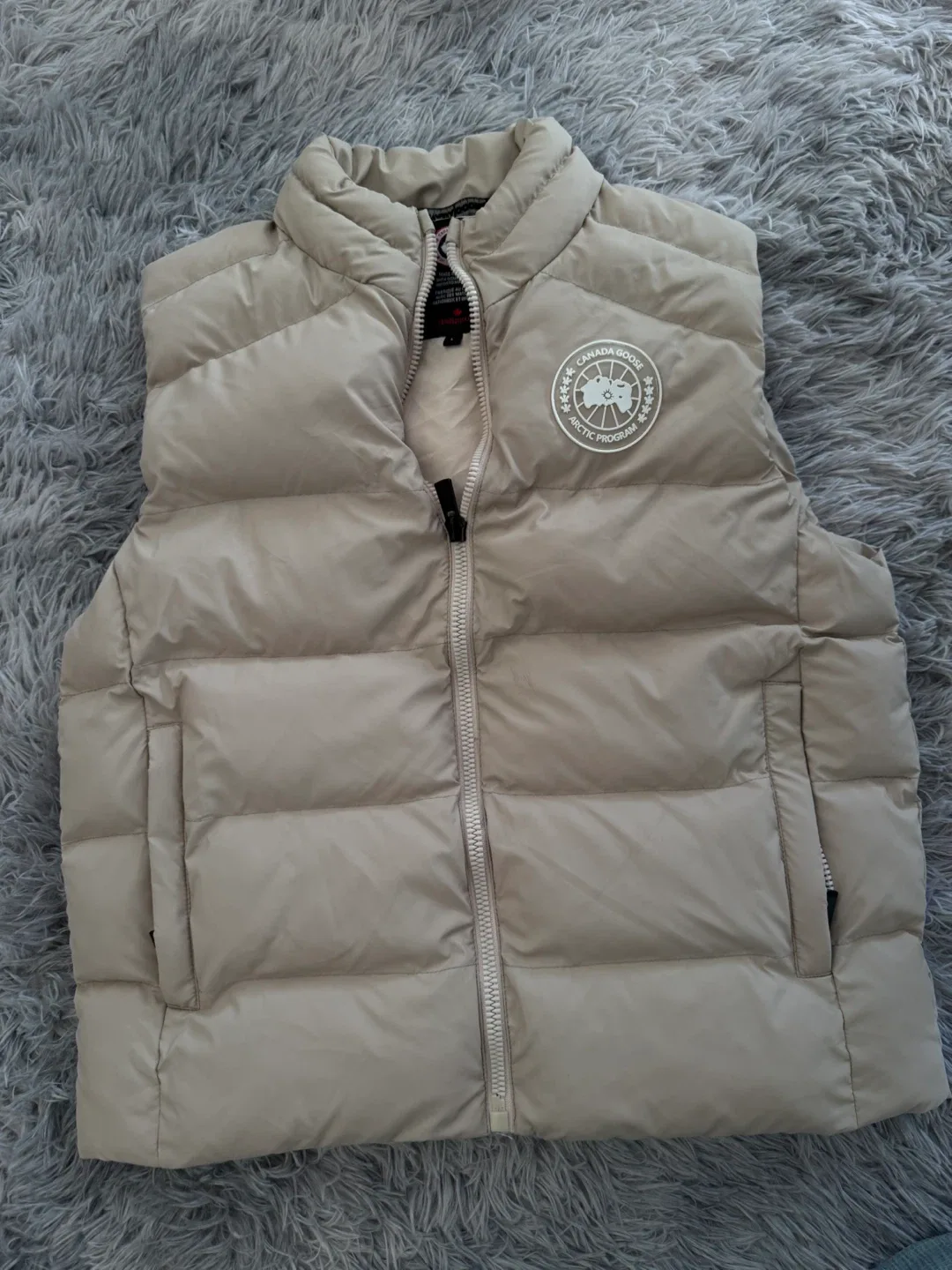 Canada Goose Arctic Program Vest - Size L thumbnail
