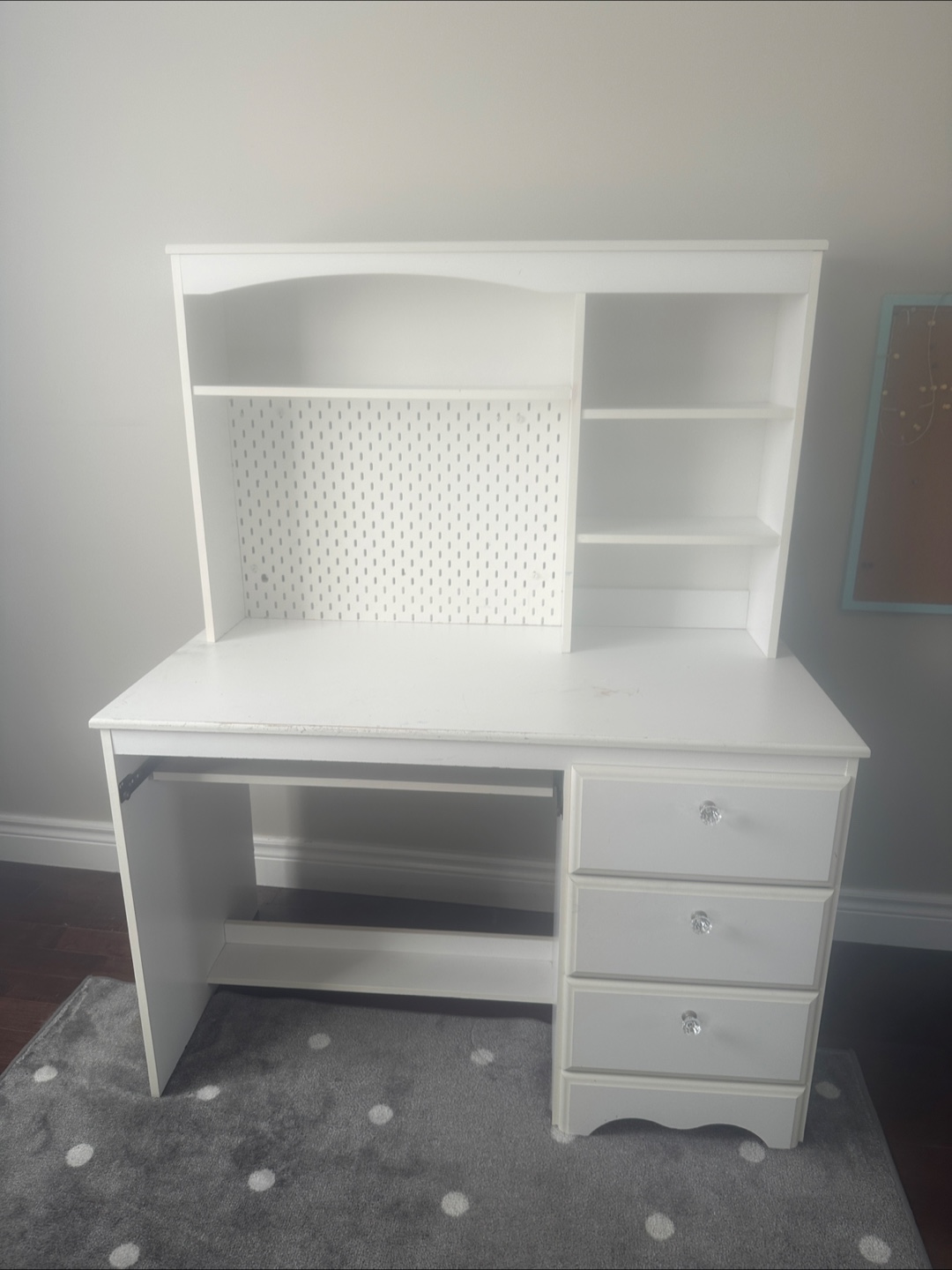 White desk with hutch - photo 2