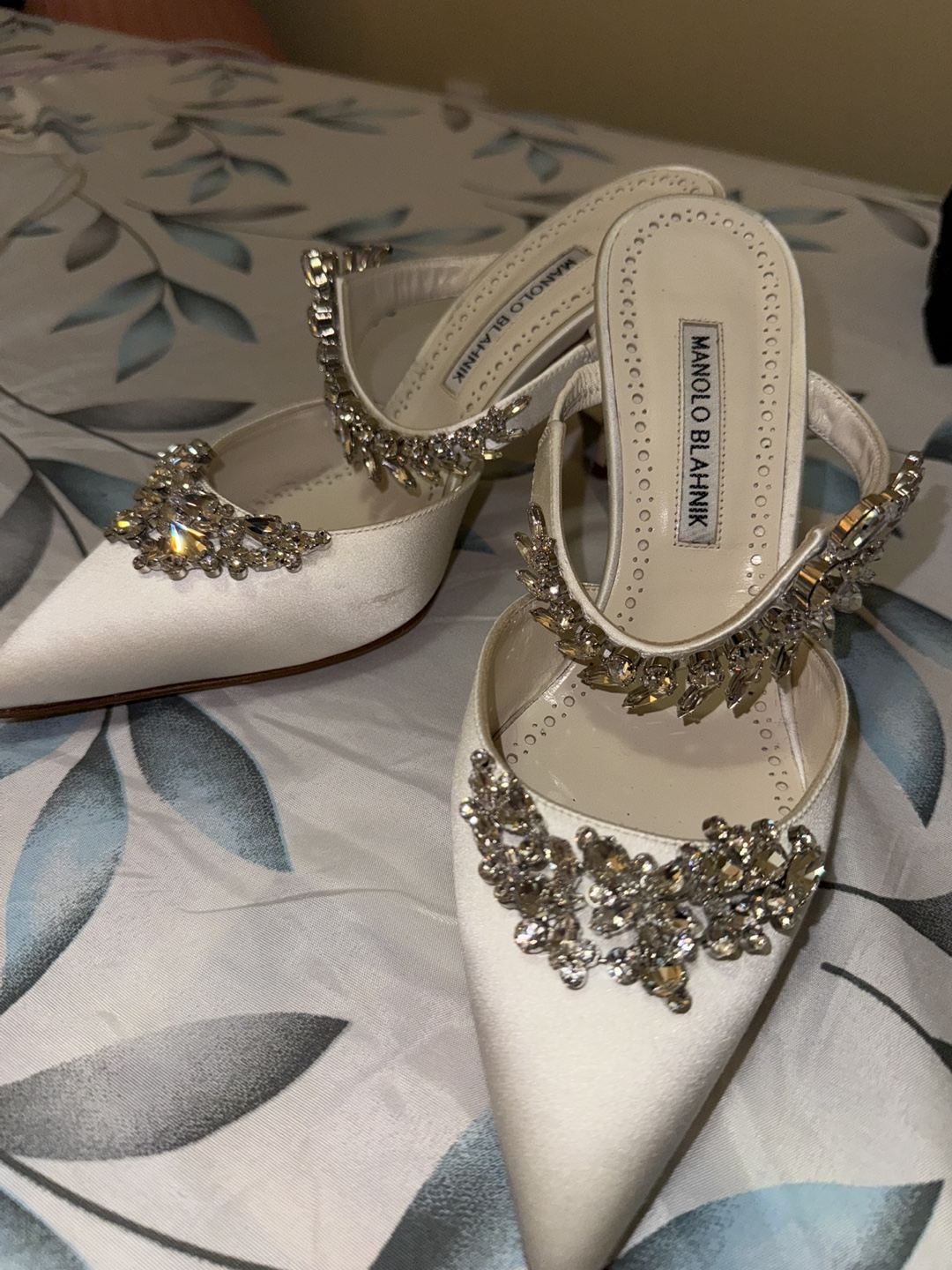 Manolo Blahnik Ivory Embellished Heels - photo 2