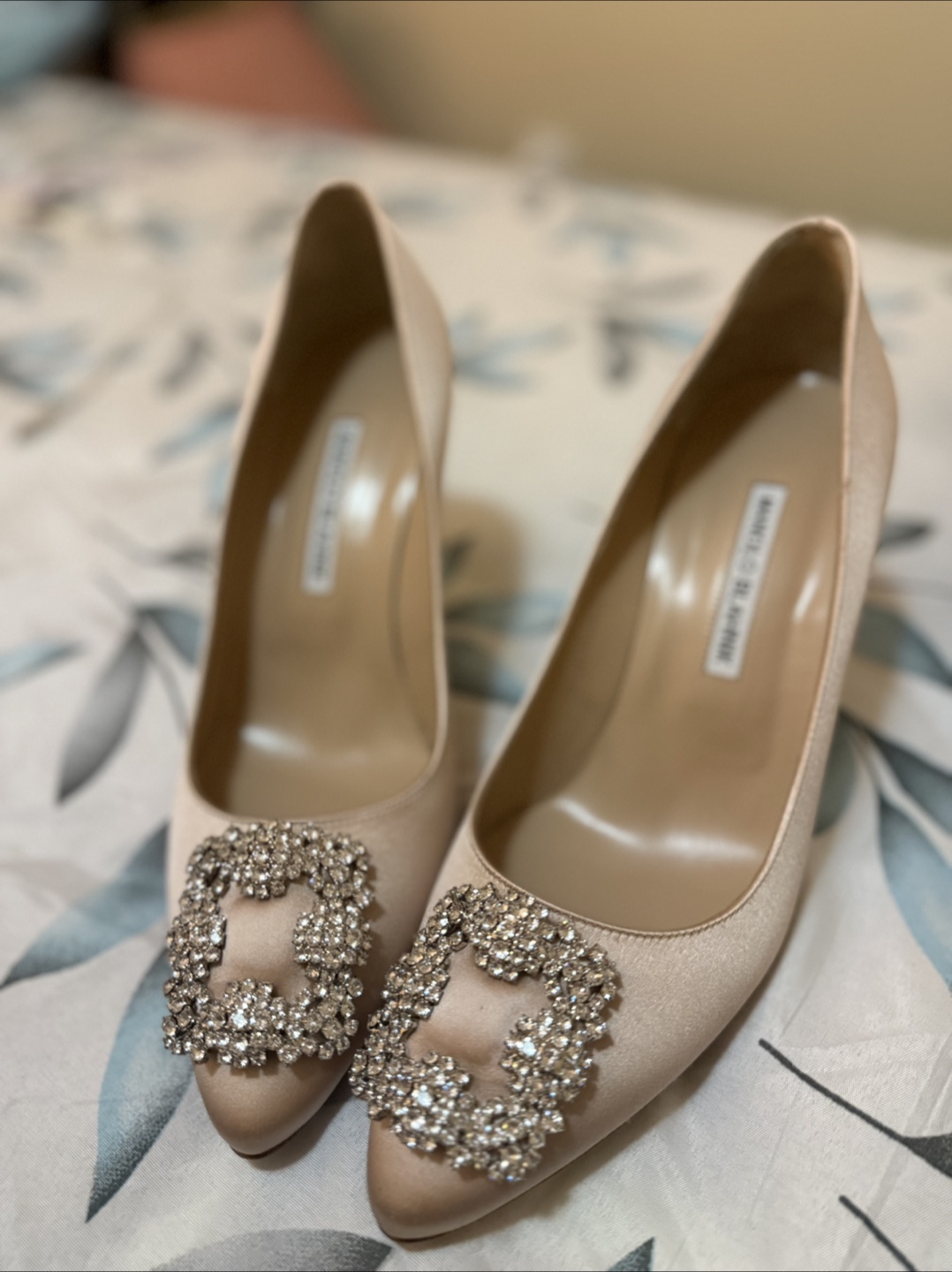 Manolo Blahnik Hangisi Pumps - photo 2