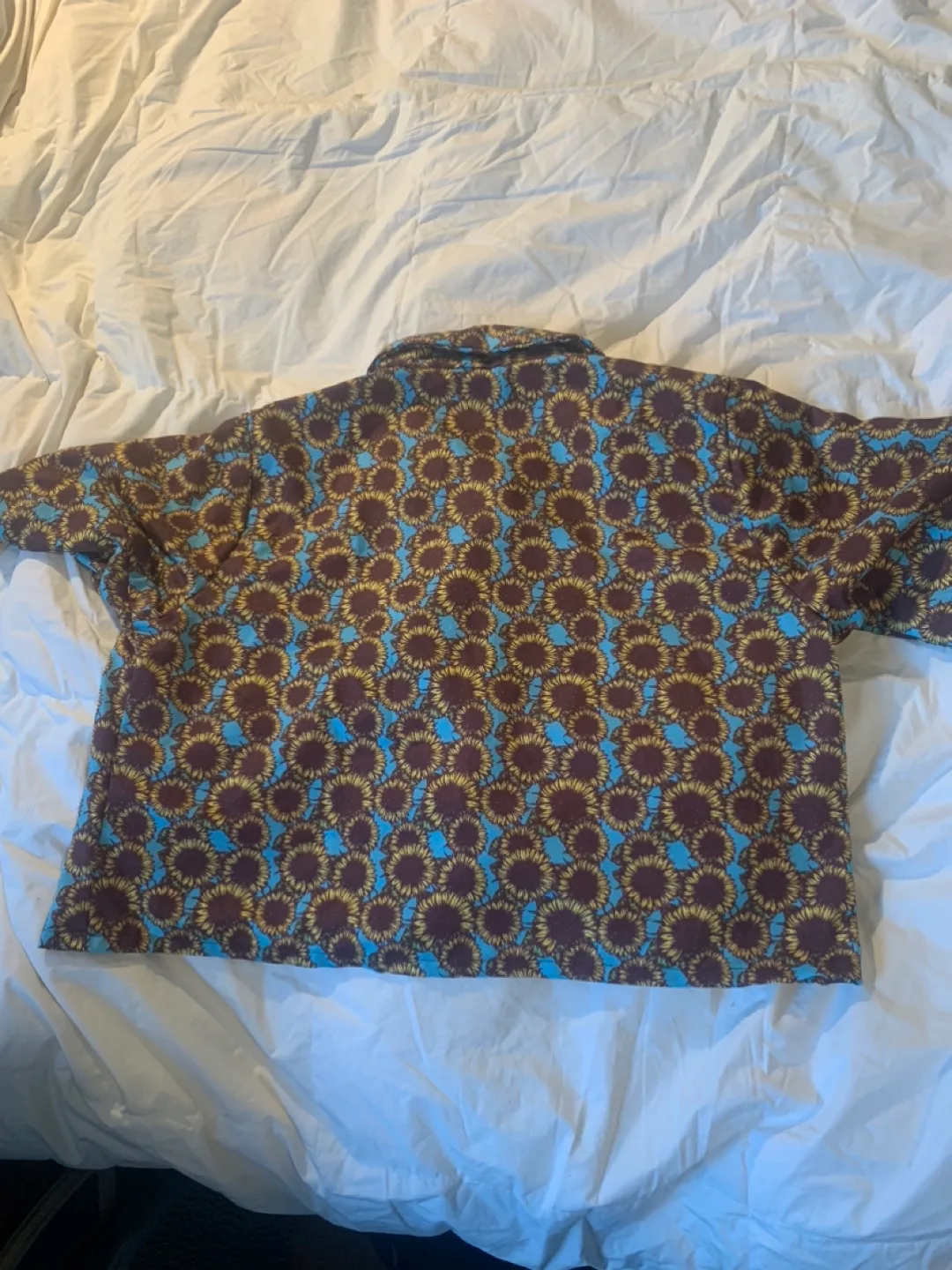 Cropped sunflower shirt image indicator(3)