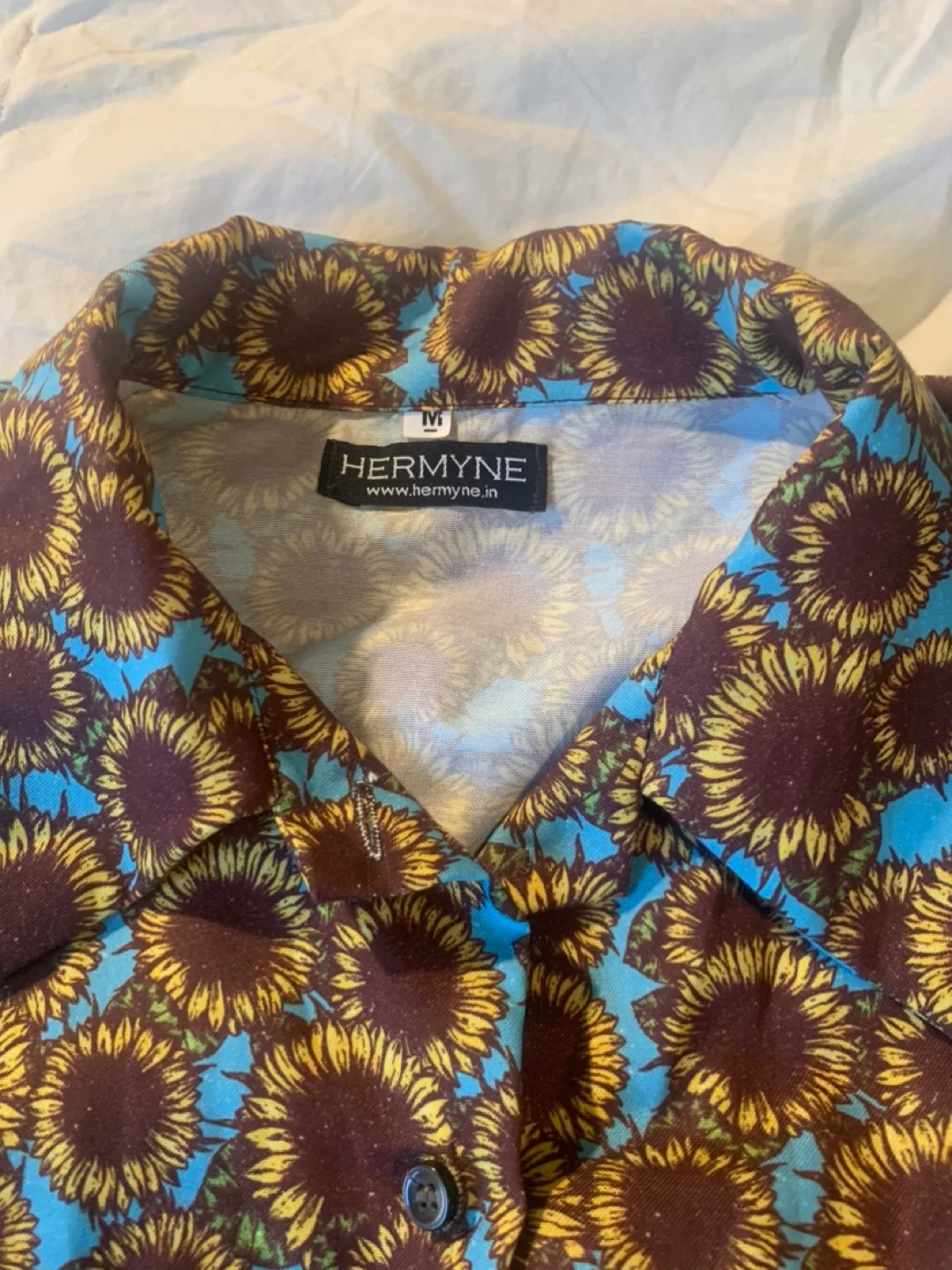 Cropped sunflower shirt image indicator(2)