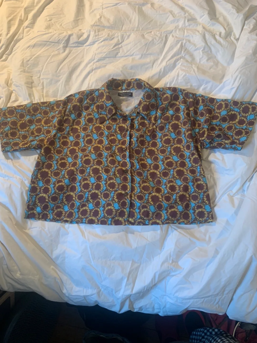 Cropped sunflower shirt thumbnail