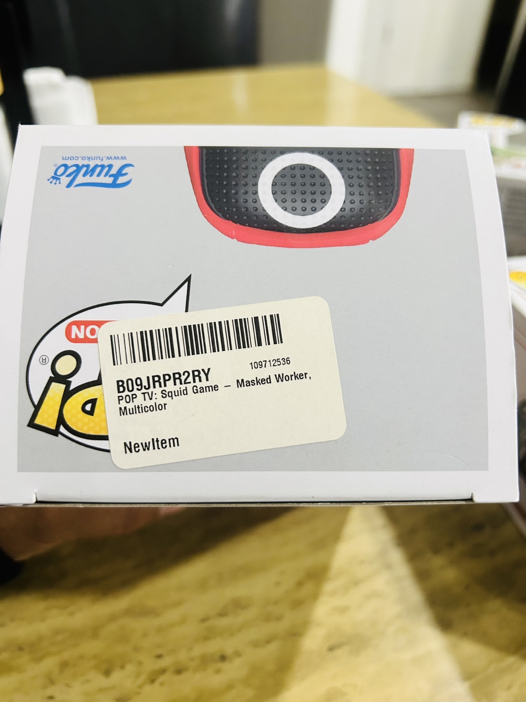 Funko POP! Squid Game Masked Worker #1226 - New - photo 4