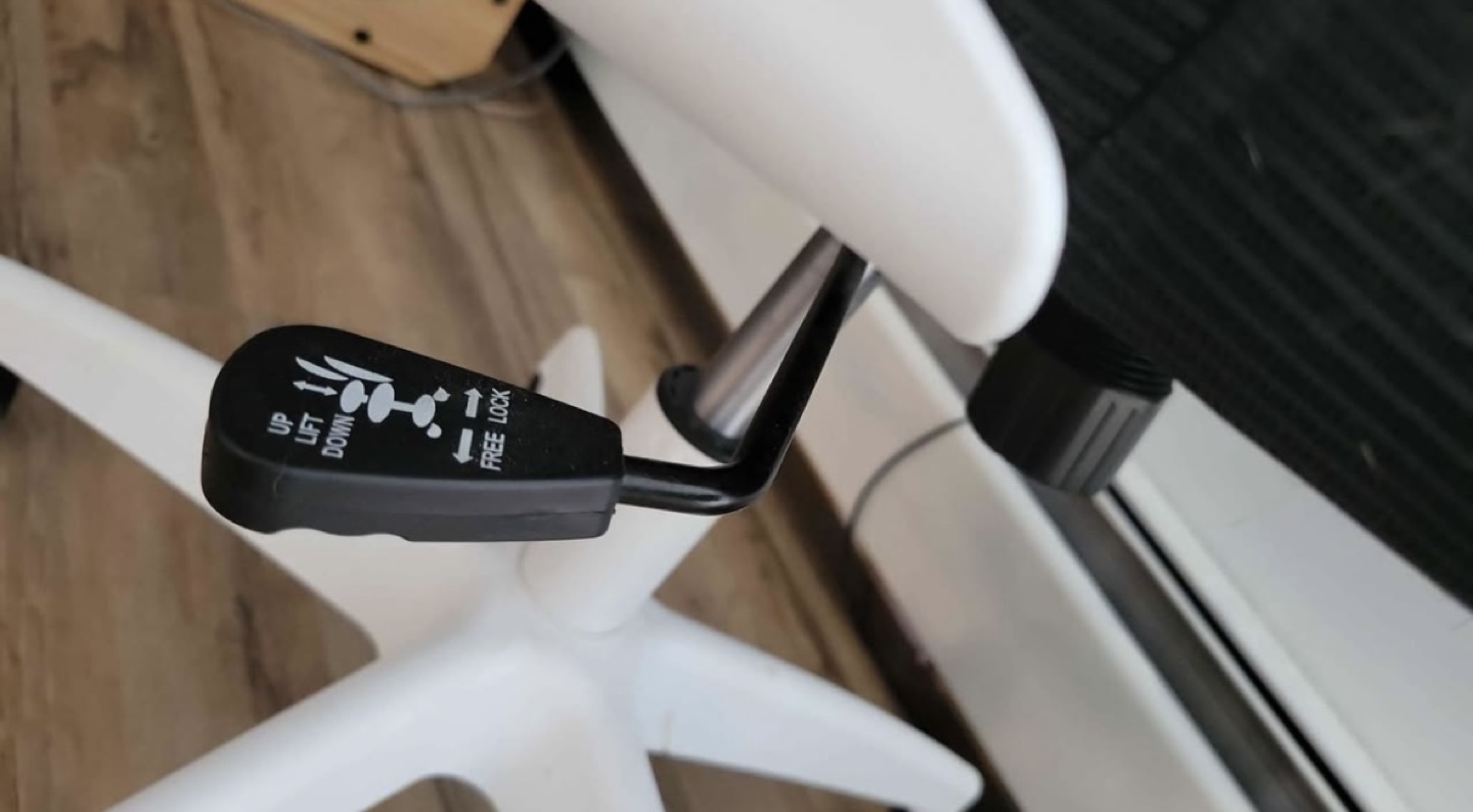 White & Black Office Chair - photo 2