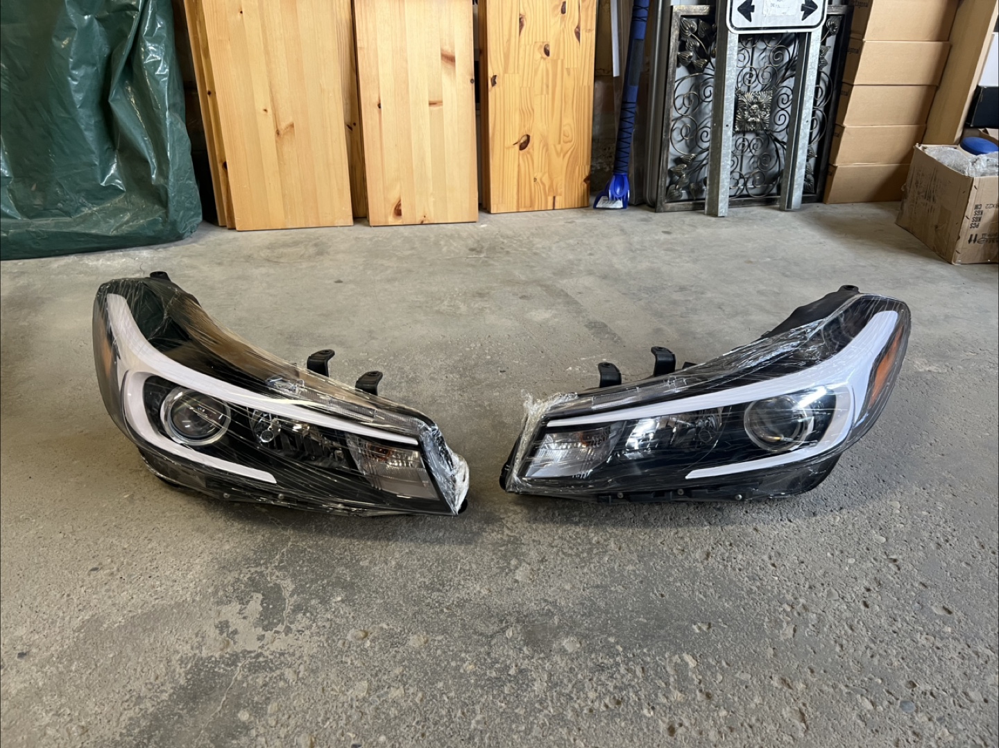 Headlights for 2017-2018 Kia Forte