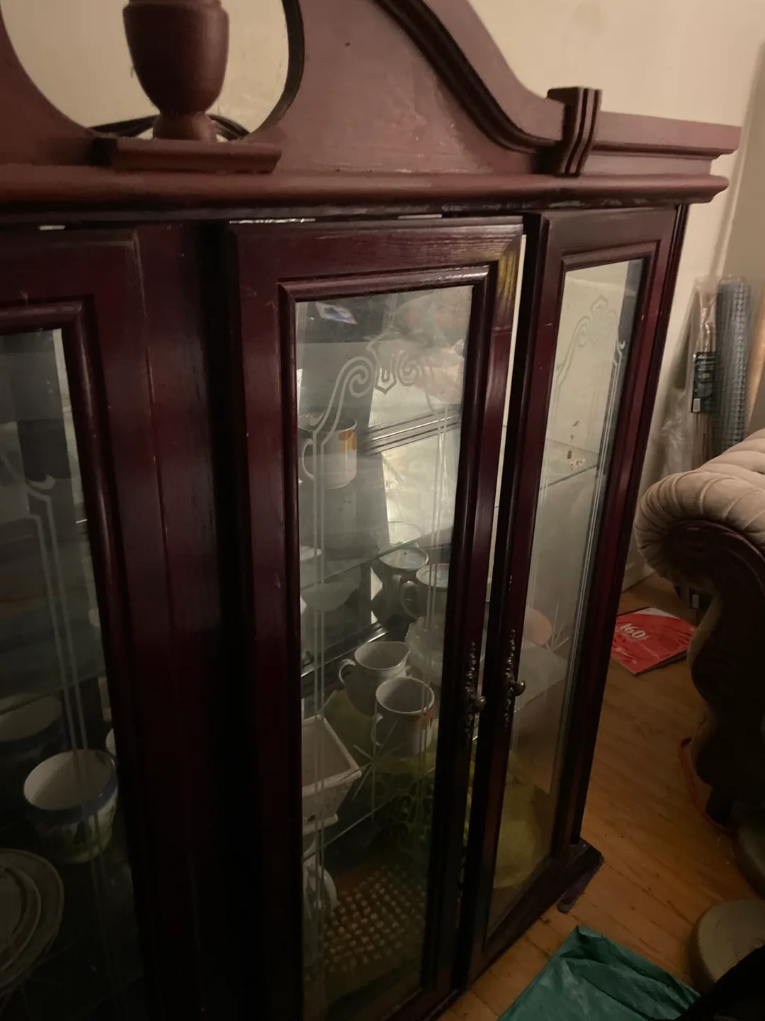 Wooden Display Cabinet image indicator(4)