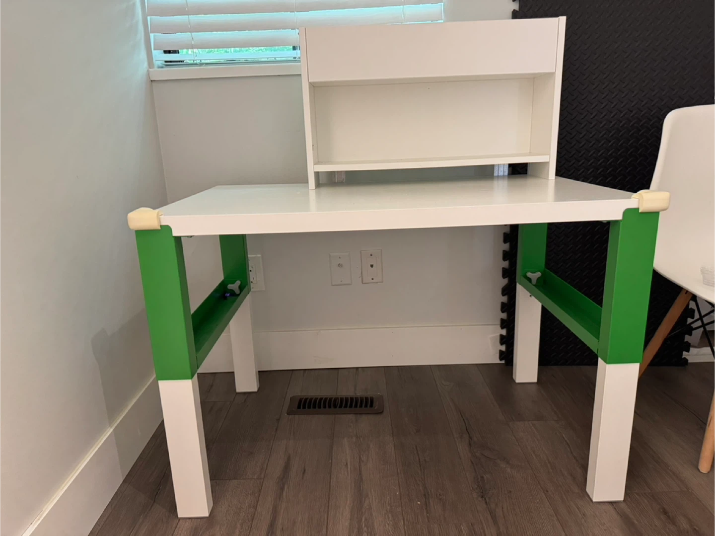 IKEA Pahl Desk with Hutch - White & Green - photo 3