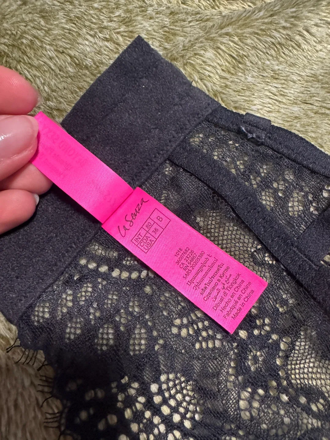 La Senza Beyond Sexy Ultimate Plunge - Size 36B image indicator(4)