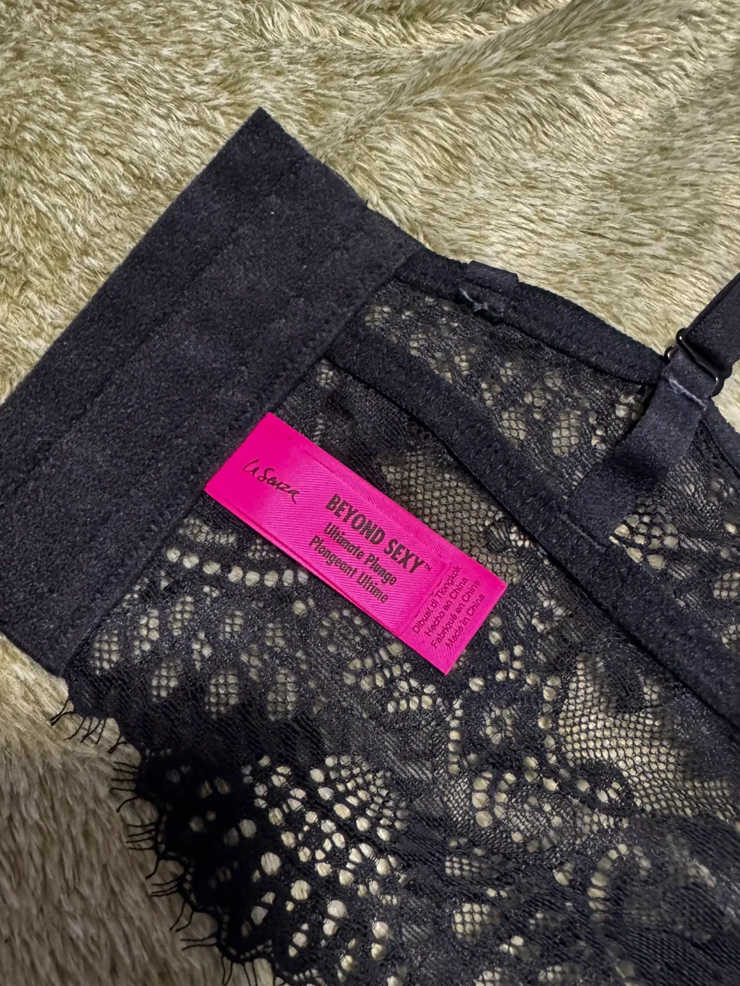 La Senza Beyond Sexy Ultimate Plunge - Size 36B image indicator(5)