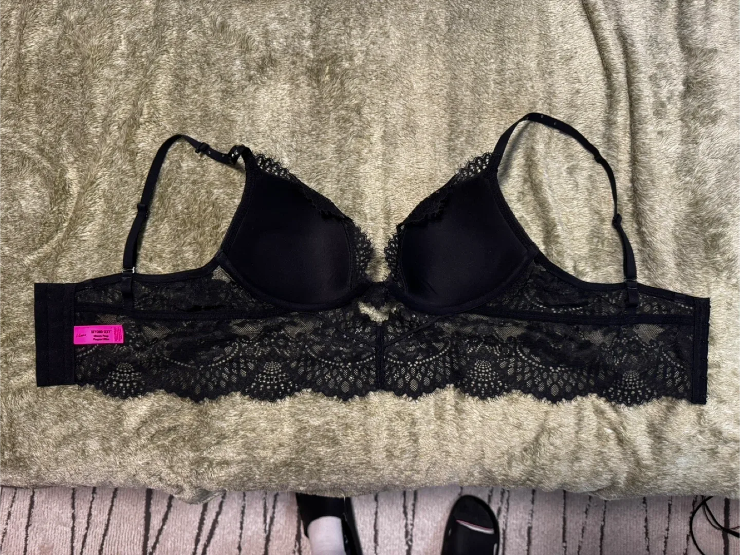 La Senza Beyond Sexy Ultimate Plunge - Size 36B image indicator(6)