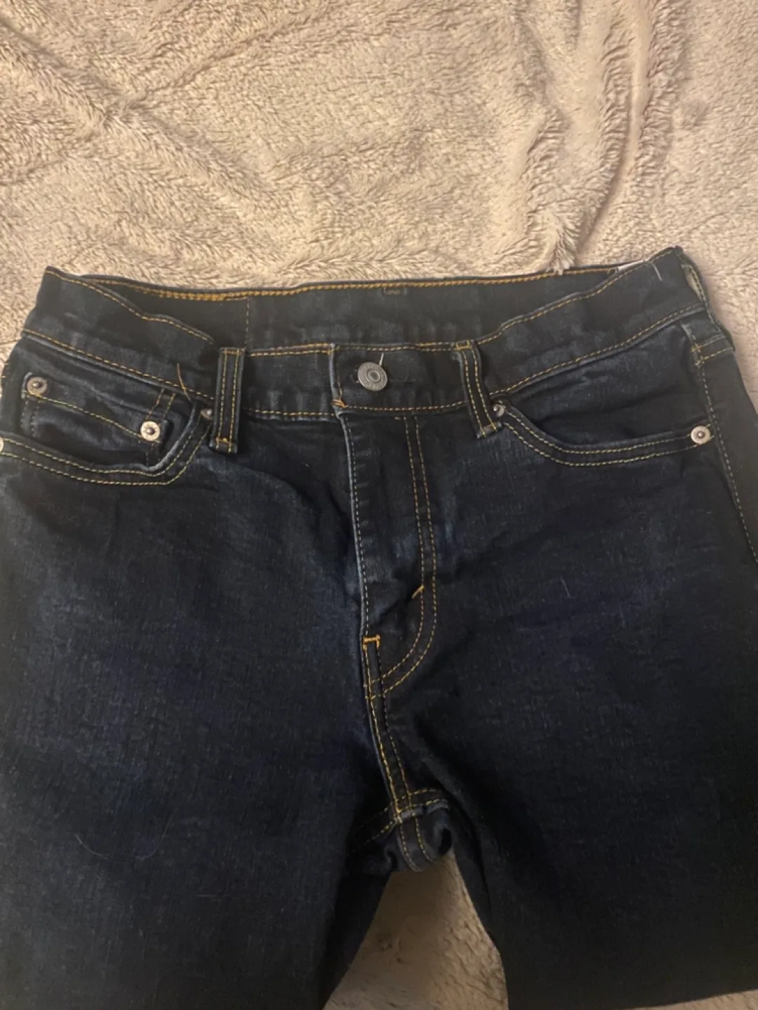 Women’s Levi Jeans image indicator(5)
