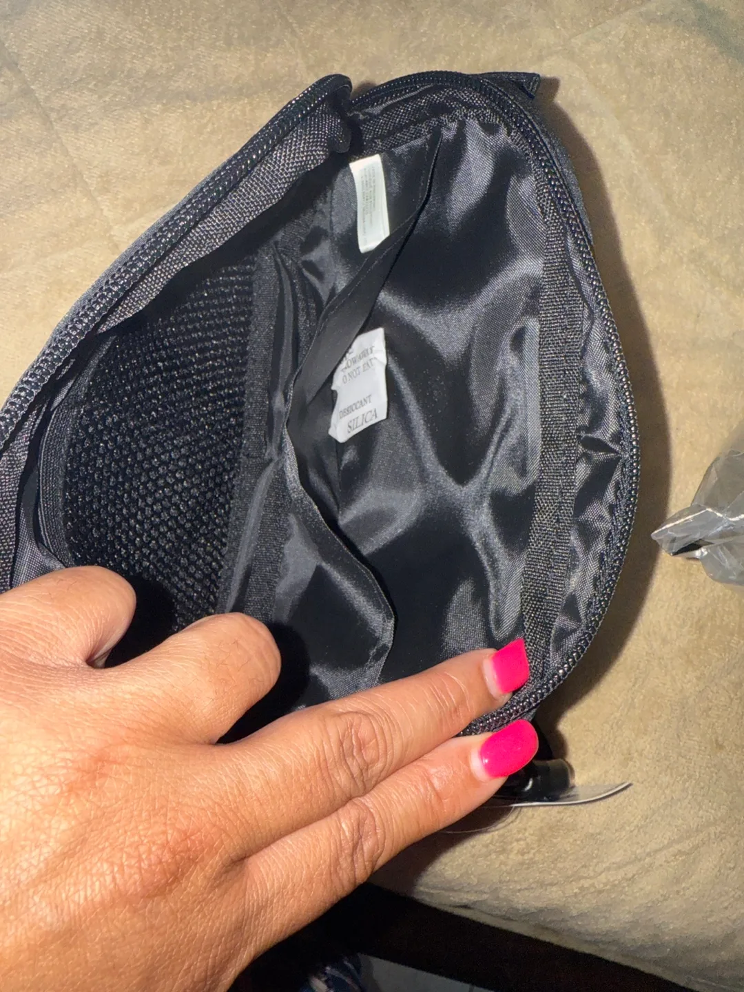 New PINK Victoria's Secret Bag & Slides Set - Size M image indicator(6)