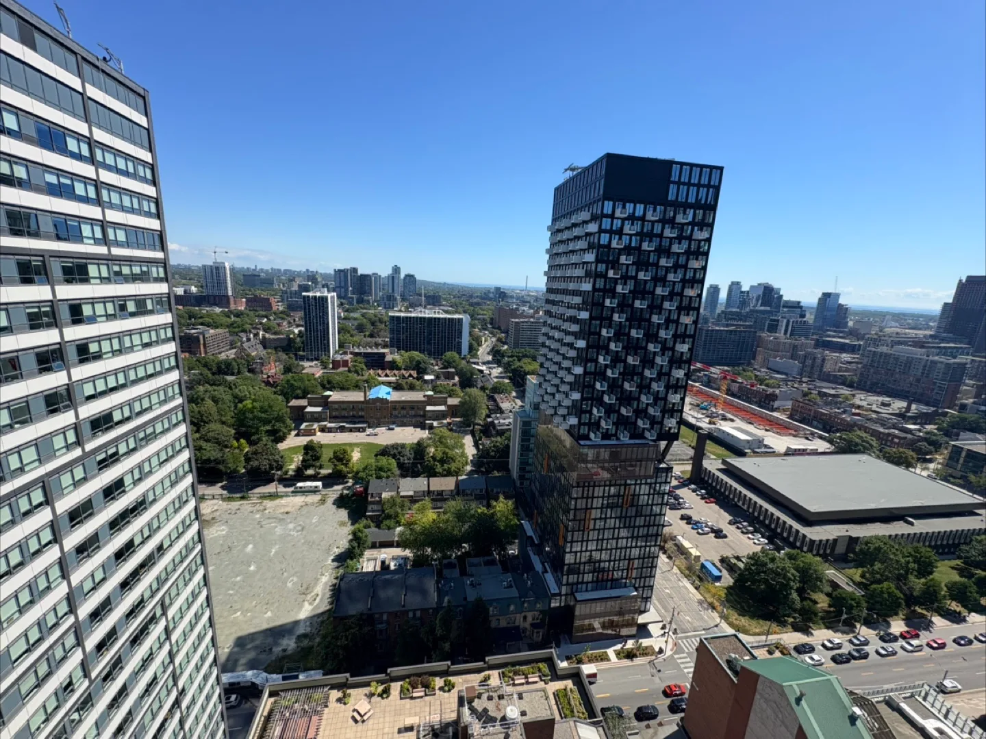 ✨ Downtown Toronto Sublet – Private Room + Ensuite Washroom ✨ image indicator(2)