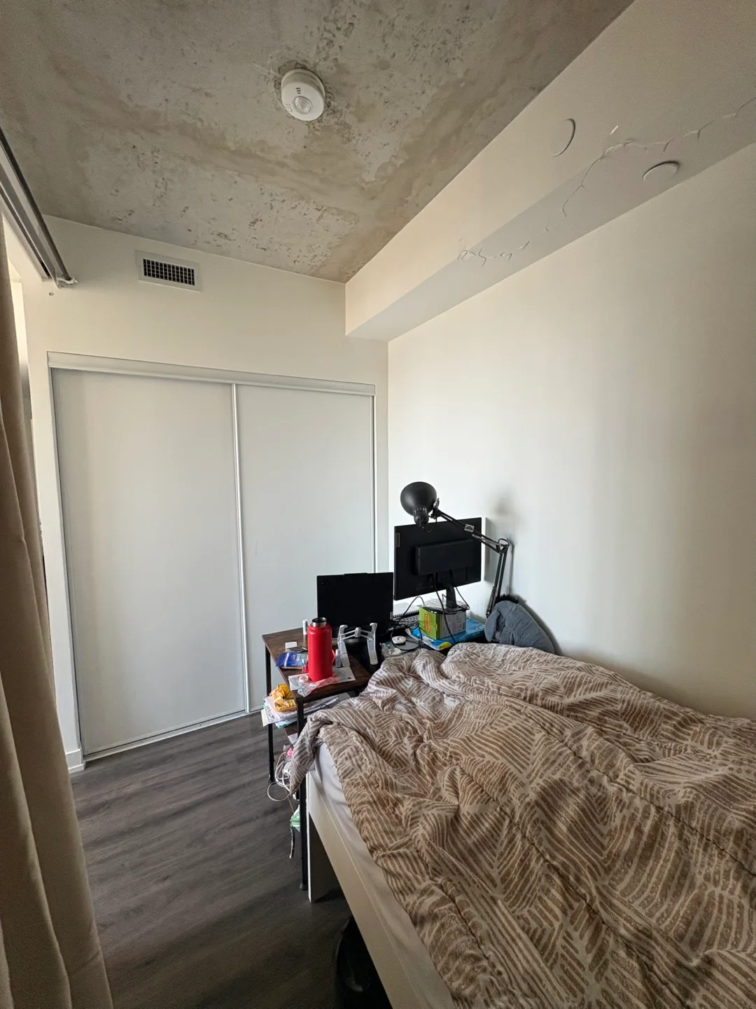 ✨ Downtown Toronto Sublet – Private Room + Ensuite Washroom ✨ image indicator(4)