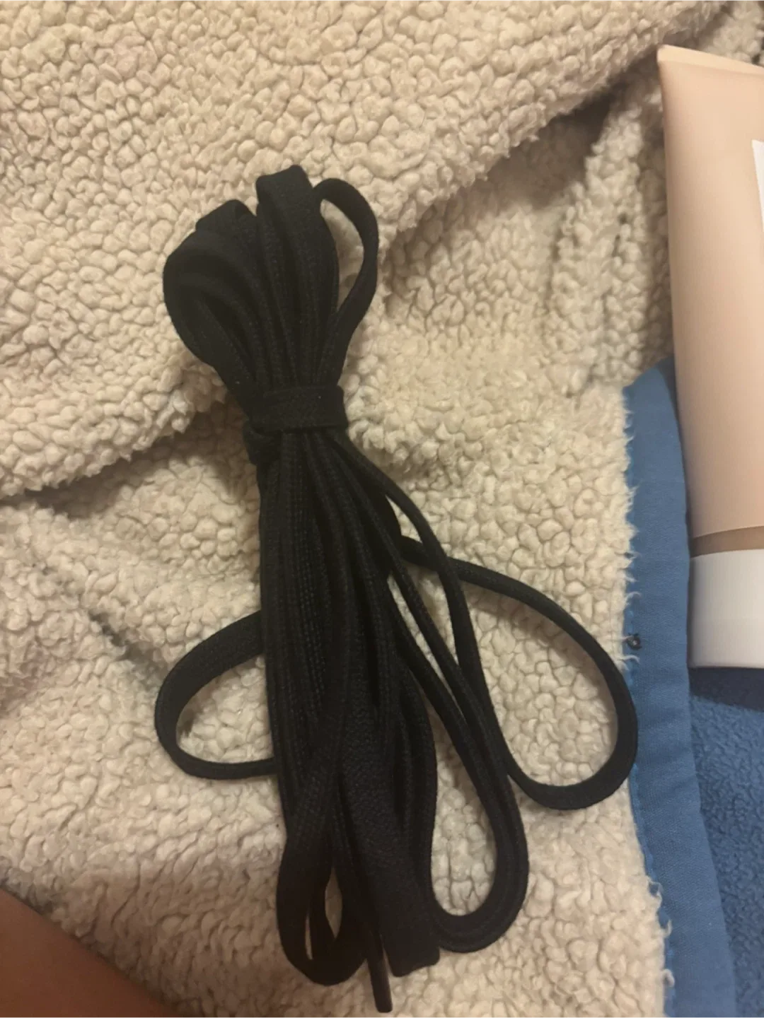 Black Shoelaces thumbnail